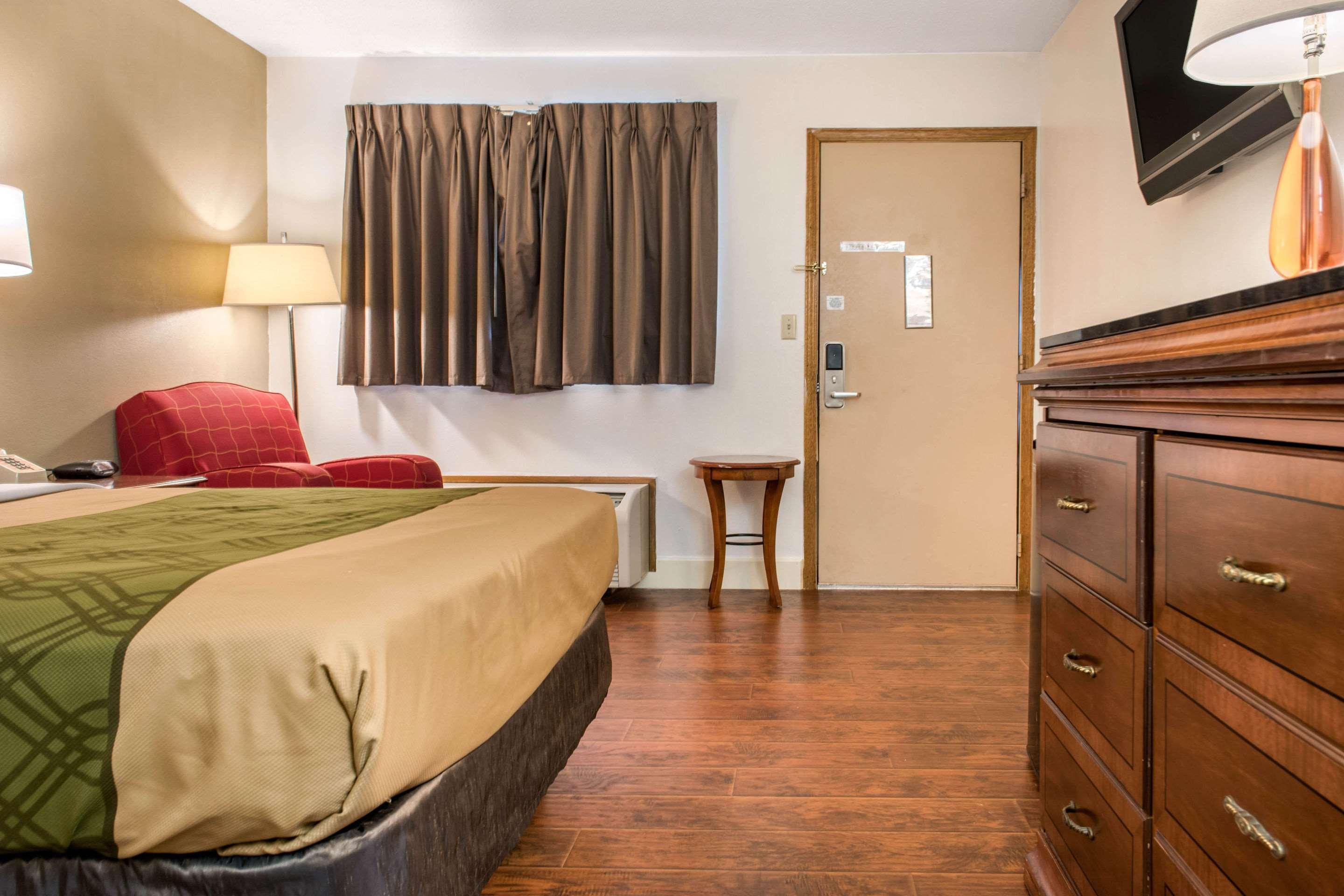 Econo Lodge Holland Exterior photo
