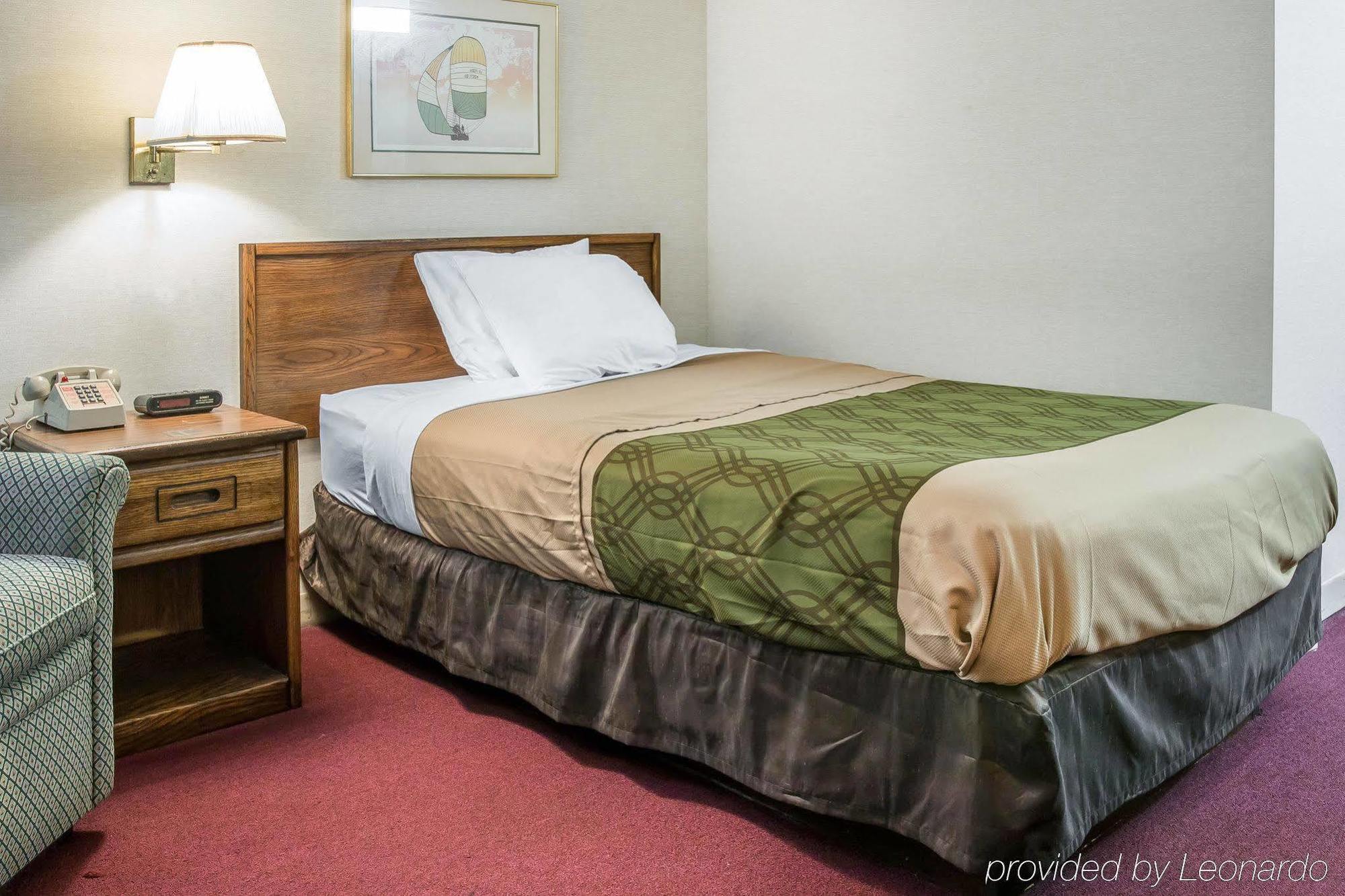 Econo Lodge Holland Exterior photo